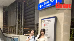 'Theo chân’ nhóm bạn trẻ trải nghiệm tuyến metro Nhổn-ga Hà Nội