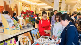 TP Hồ Chí Minh: Triển lãm tranh gây quỹ từ thiện cho trẻ em khuyết tật