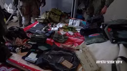 Israel công bố video thu giữ hàng loạt vũ khí ở Nam Liban