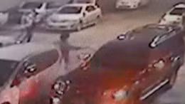 Ám sát quan chức chính phủ ngay bãi đậu xe