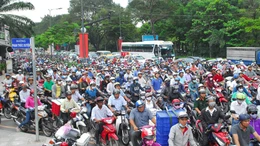 Cửa ngõ sân bay Tân Sơn Nhất ùn tắc vì tai nạn