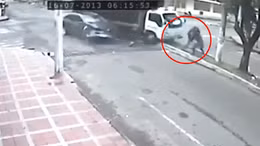 Rước họa oan khi đứng chờ sang đường