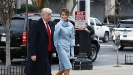 Video ông Trump cùng vợ tới nhà thờ cầu nguyện trước giờ tuyên thệ