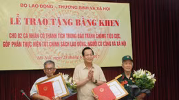 Sau 2 năm chờ đợi, hai ông lão Bắc Ninh chống tiêu cực đã được trao bằng khen