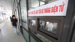 Cận cảnh hành trình đi buýt nhanh BRT bằng vé điện tử