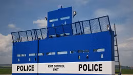 Hãi hùng với 'quái thú' 18 tấn chống bạo động của Slovakia 