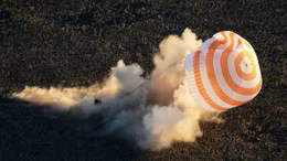 Đuốc Olympic Sochi 2014 trở về Trái Đất