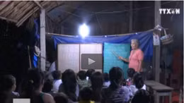 Lớp xóa mù "đặc biệt" dưới chân cầu Sài Gòn