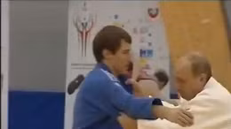 Kremlin nổi giận vì ông Trump cho Nga vào clip chế