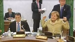 Sự cố ngoại giao ngượng ngùng của lãnh đạo thế giới