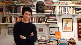 Thán phục chàng trai tự học 23 thứ tiếng