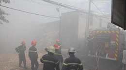 Clip vụ cháy cơ sở sản xuất giấy đế giày