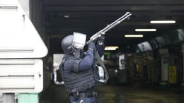 Video cảnh sát Pháp bao vây hiện trường vụ xả súng thứ 3