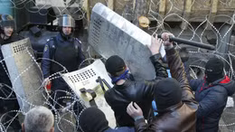 Người ủng hộ Nga chiếm tòa nhà chính quyền Kharkov 