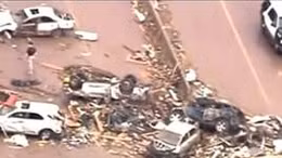 Cảnh tàn phá tan hoang của vòi rồng tại Oklahoma