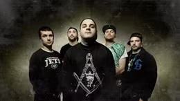 Điện giật 'sao' rock bất tỉnh trên sân khấu