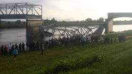  Sập cầu cao tốc ở Mỹ