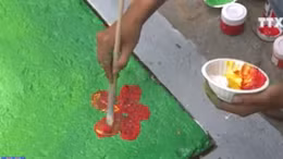 Vẽ tranh trên nắp cống có thực sự làm sạch thành phố?