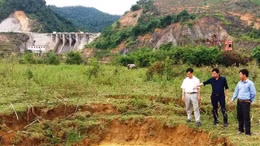 Xuất hiện nhiều hố sụt lún bất thường gần thủy điện Hố Hô