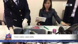 Nữ hành khách bị bắt vì được 'nhờ' mang hộ ma túy