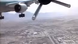 Phi cơ không người lái suýt đâm máy bay chở khách