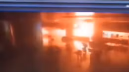 Bom nổ, lửa cháy ngút trời ở sân bay lớn nhất Thổ Nhĩ Kỳ