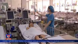 Bóc tách khối bướu “khủng” 1,5 kg chèn phổi bệnh nhi 12 tuổi