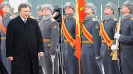 Tổng thống Ukraine đề nghị phe đối lập tham gia chính phủ