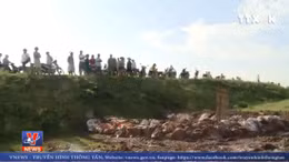 Nhiều tuyến đê không đủ sức chống chịu với lũ lớn