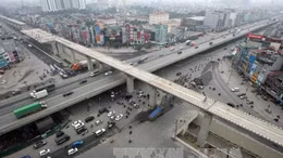 Bất chấp nguy hiểm, tài xế vẫn dừng xe đón trả khách trên đường vành đai 3