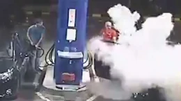 'Trái đắng' do hút thuốc tại trạm xăng
