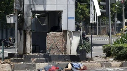 Hiện trường đánh bom liều chết và quăng lựu đạn tại Jakarta