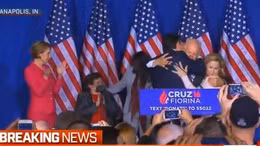 Ứng viên Ted Cruz rút khỏi cuộc đua bằng màn “đánh vợ” 