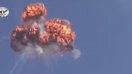 Trực thăng Syria nổ tung giữa trời