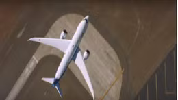 Boeing Dreamliner chao liệng như tiêm kích