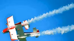 Máy bay trình diễn đâm nhau, phi công thiệt mạng