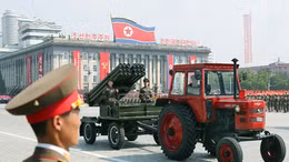 Sống động lễ duyệt binh tại Triều Tiên