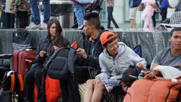 Cắm trại chờ iPhone 5