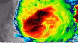 Vệ tinh ghi lại hình ảnh cơn bão Milton đổ bộ vào bang Florida