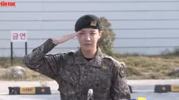 Ngôi sao K-pop của nhóm nhạc nổi tiếng BTS xuất ngũ