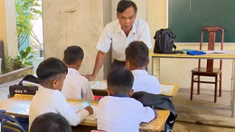 Gần 40.000 giáo viên nghỉ việc, bỏ việc