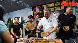 Người dân trải nghiệm, thưởng thức tinh hoa ẩm thực Hà Nội