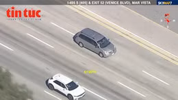 Cuộc rượt đuổi nghẹt thở: Nữ tài xế Mỹ đánh cắp minivan, lao vun vút tới biên giới Mexico