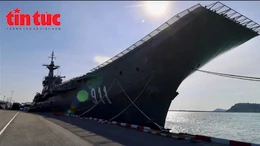 Thái Lan huy động tàu sân bay Chakri Naruebet tham gia cứu trợ trong cơn lũ lịch sử 