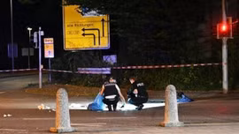 Cảnh sát Đức tiêu diệt nghi phạm tấn công bằng dao 