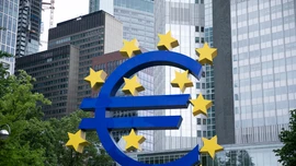 Áp lực kinh tế gia tăng, ECB đứng trước quyết định giảm lãi suất lần thứ 6