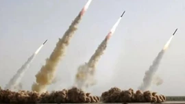 Iran phát động làn sóng tấn công phối hợp mới vào Israel