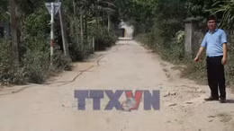 Người dân mòn mỏi chờ hoàn trả đường dân sinh