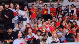 Người dân hướng về Đại lễ