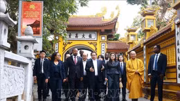 Thủ tướng Phạm Minh Chính và Thủ tướng Ethiopia thăm chùa Trấn Quốc